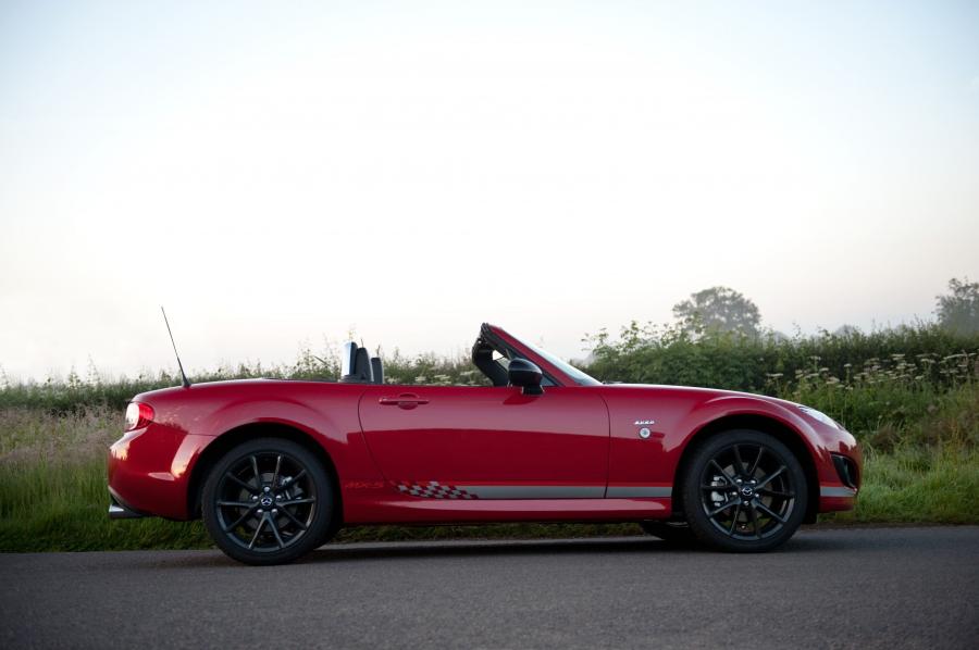  Mazda MX-5 Kuro 2012 года  (UK) (фото 50 из 54)